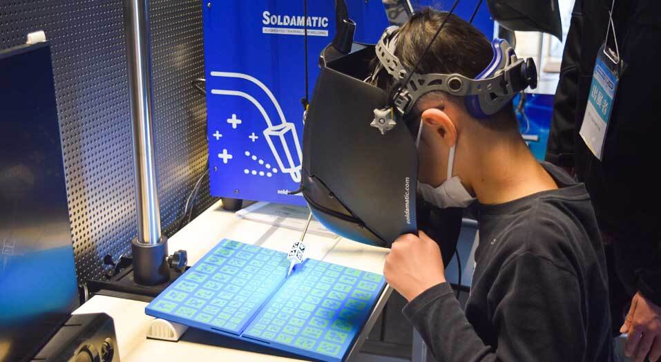東京工業高等専門学校「AR(拡張現実)を使った溶接体験」