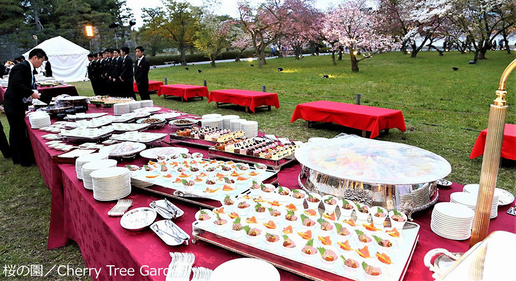 Fine sweets will be prepared for the outdoor party